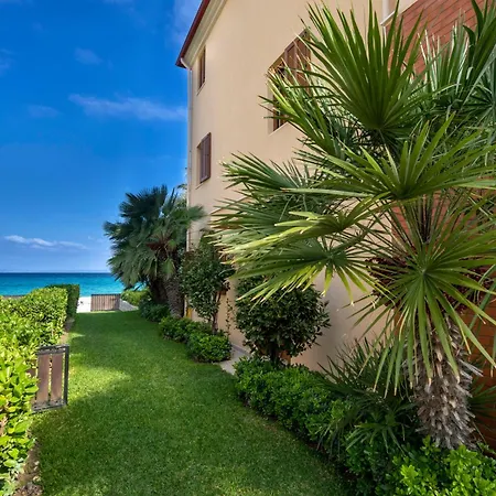 Villa Exceptional Beachfront Blue Cocoon Pefkochori