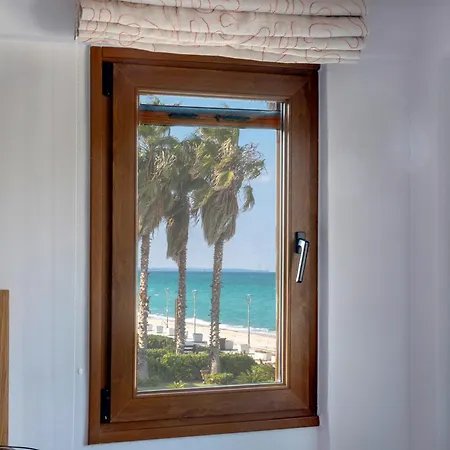 Exceptional Beachfront Blue Cocoon *