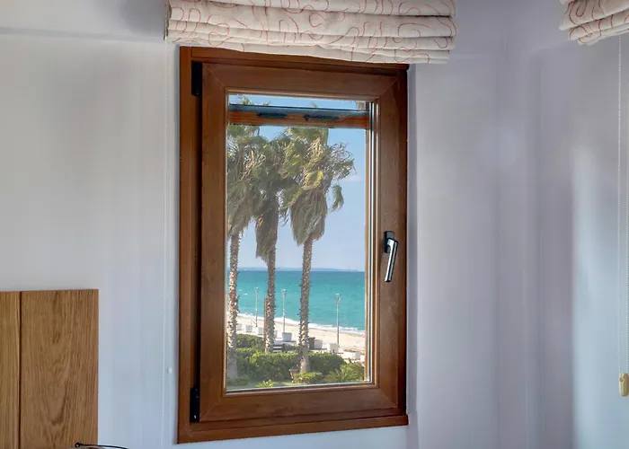 Exceptional Beachfront Blue Cocoon *