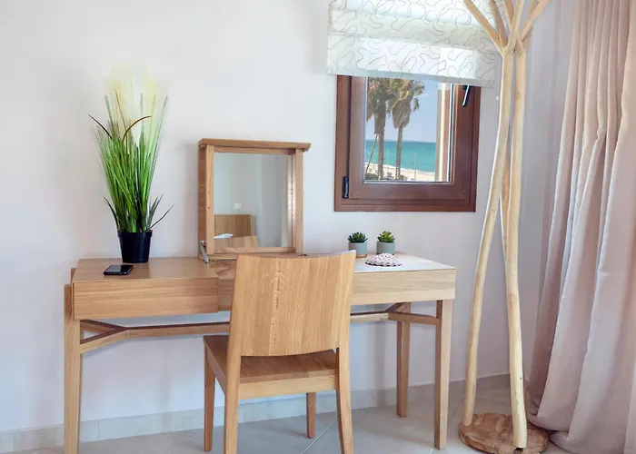 Exceptional Beachfront Blue Cocoon Vilă